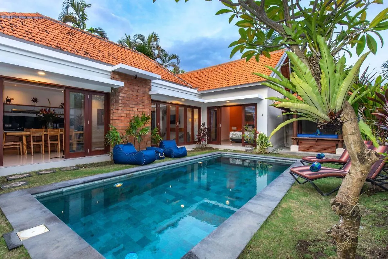 Villa Kamboja Premium Walk To Double Six Beach - Enclosed Living Room With Ac Seminyak