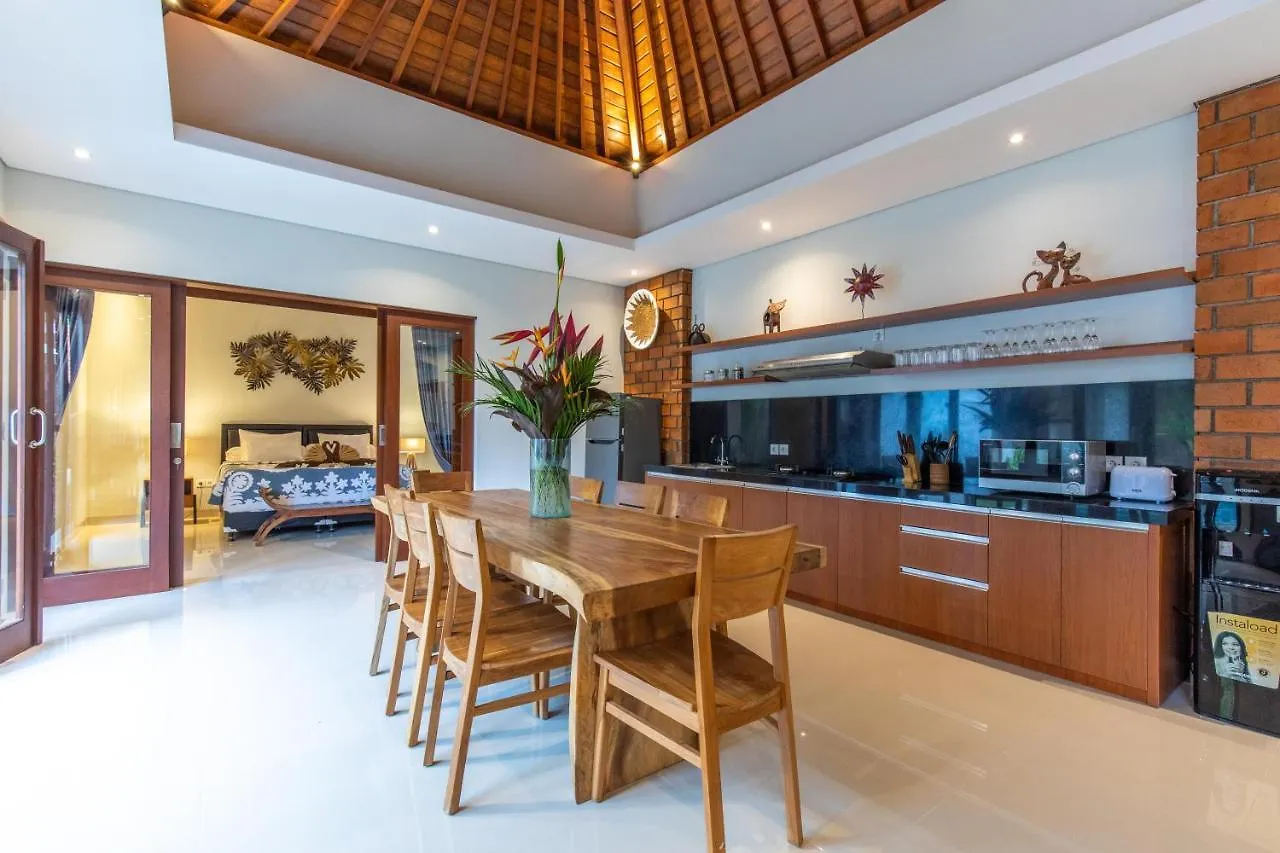 Villa Kamboja Premium Walk To Double Six Beach - Enclosed Living Room With Ac Seminyak  Seminyak (Bali)