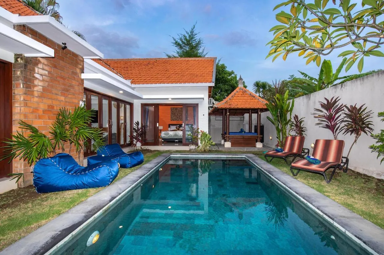 Villa Kamboja Premium Walk To Double Six Beach - Enclosed Living Room With Ac Seminyak